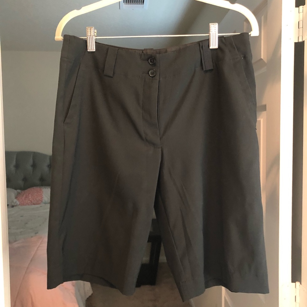 Nike Bermuda golf shorts size 8